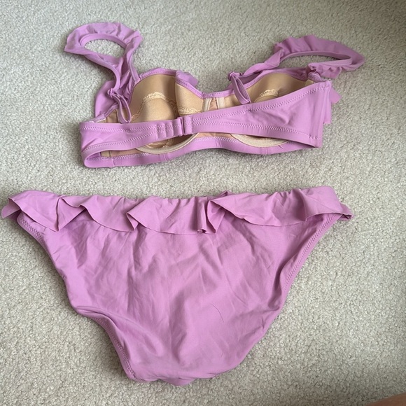 Bathing suit with ruffles - Picture 3 of 3